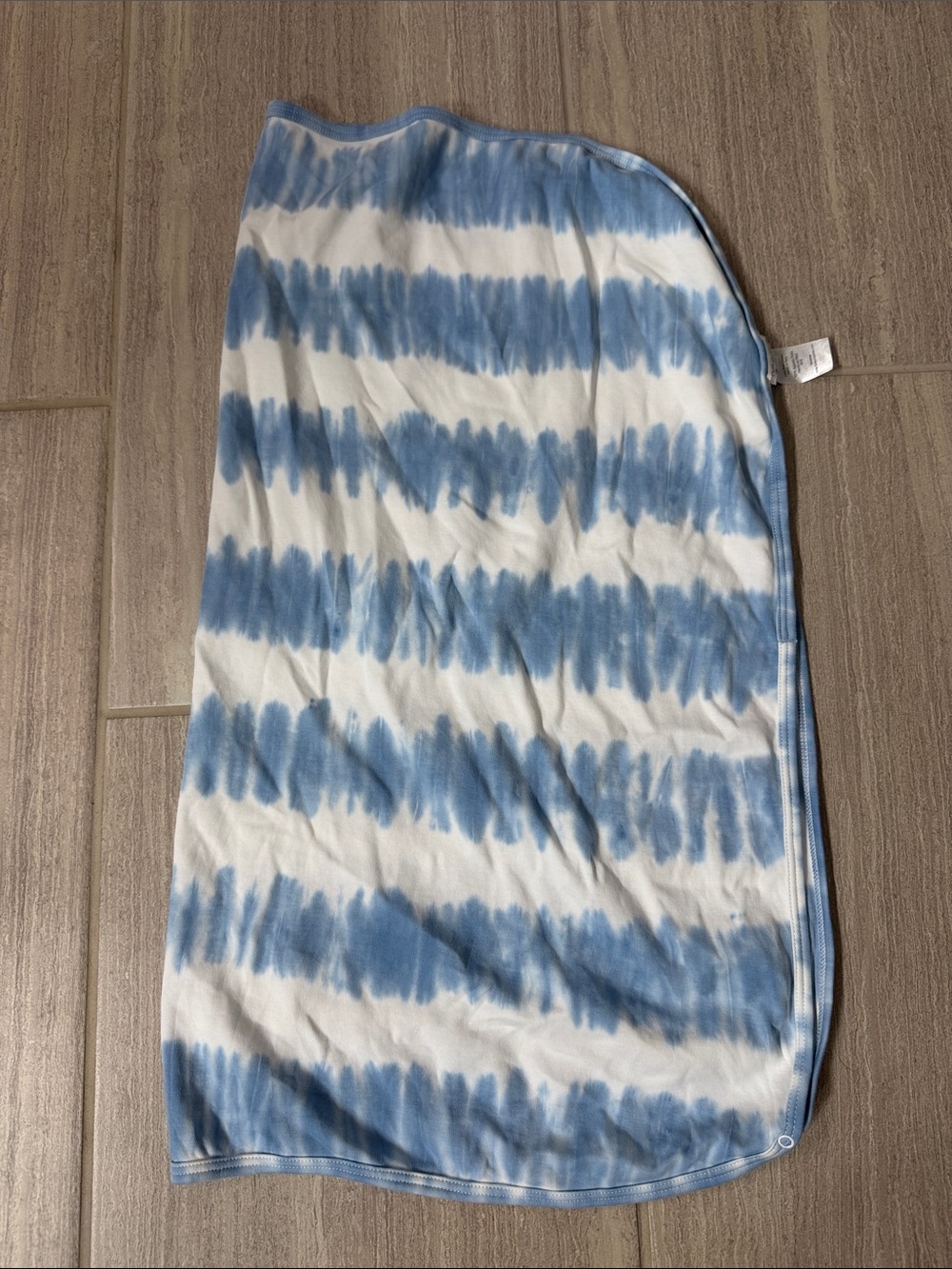 Noomie Tie-Dye nursing blanket